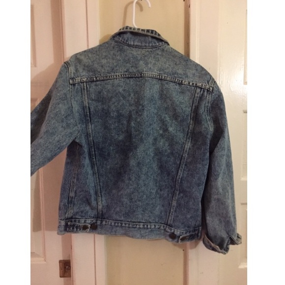 💕SOLD💕 Vintage 90s Guess Jean Jacket - Picture 6 of 7